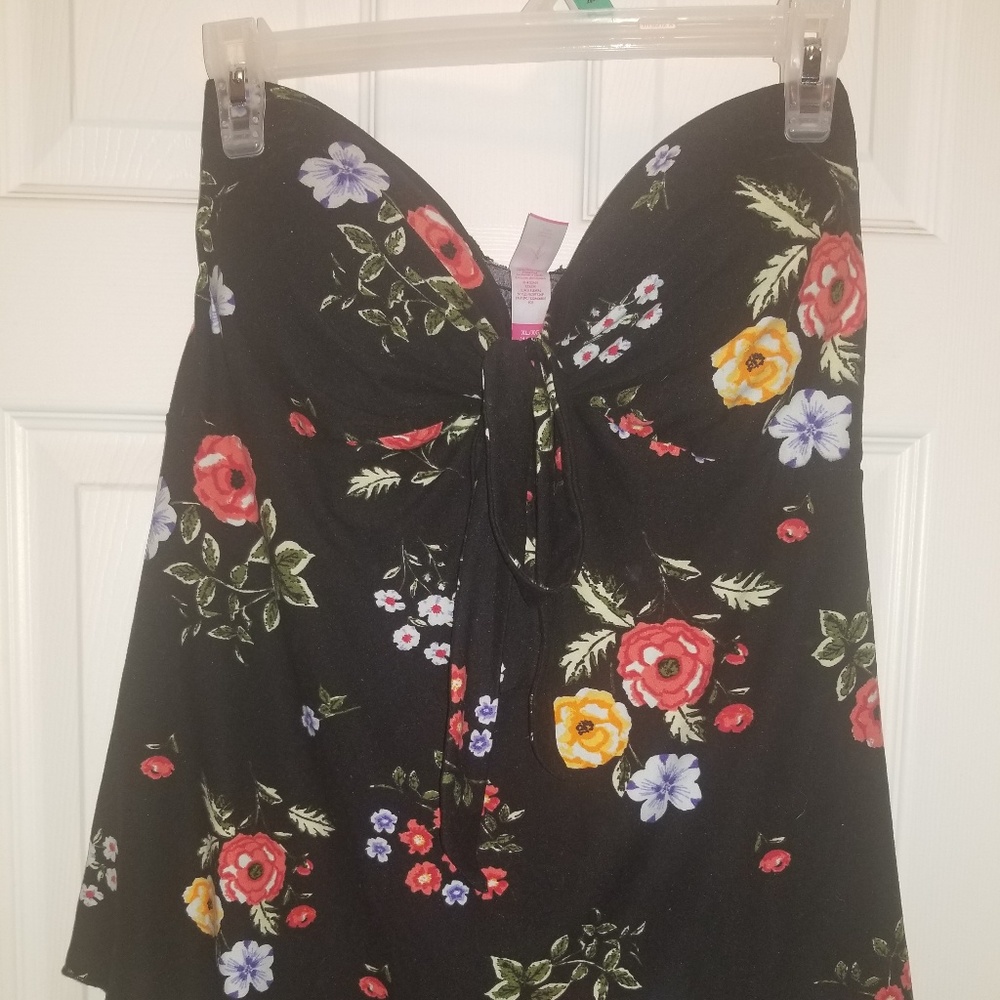 Woman's strapless top (never worn/no tags)